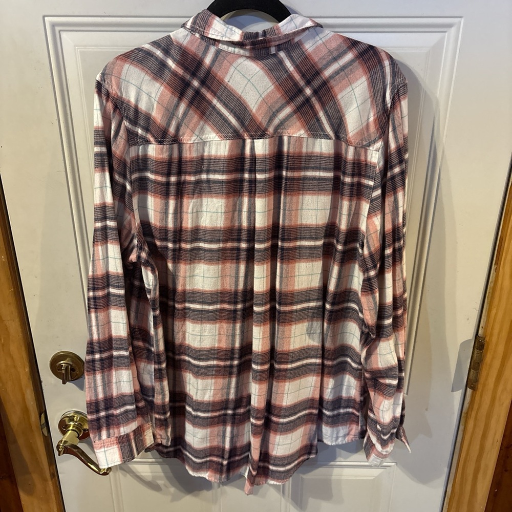 Maurices Plaid Button-Up Shirt Size XXLarge, Buttons down Front, 1 Pocket, - Picture 5 of 6